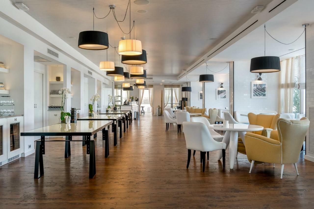 Excelsior Hotel, Spa & Lido เปซาโร ภายนอก รูปภาพ