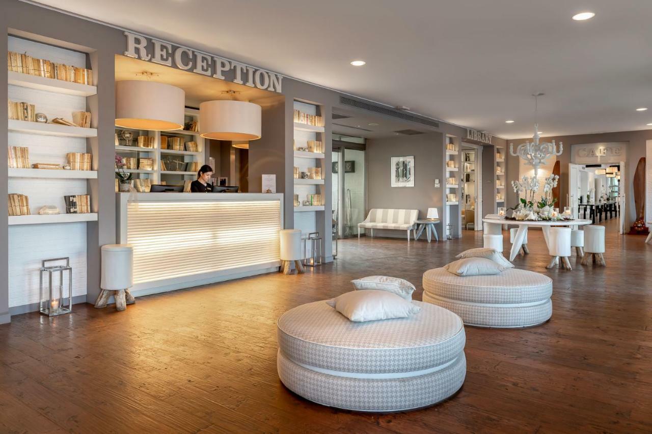 Excelsior Hotel, Spa & Lido เปซาโร ภายนอก รูปภาพ