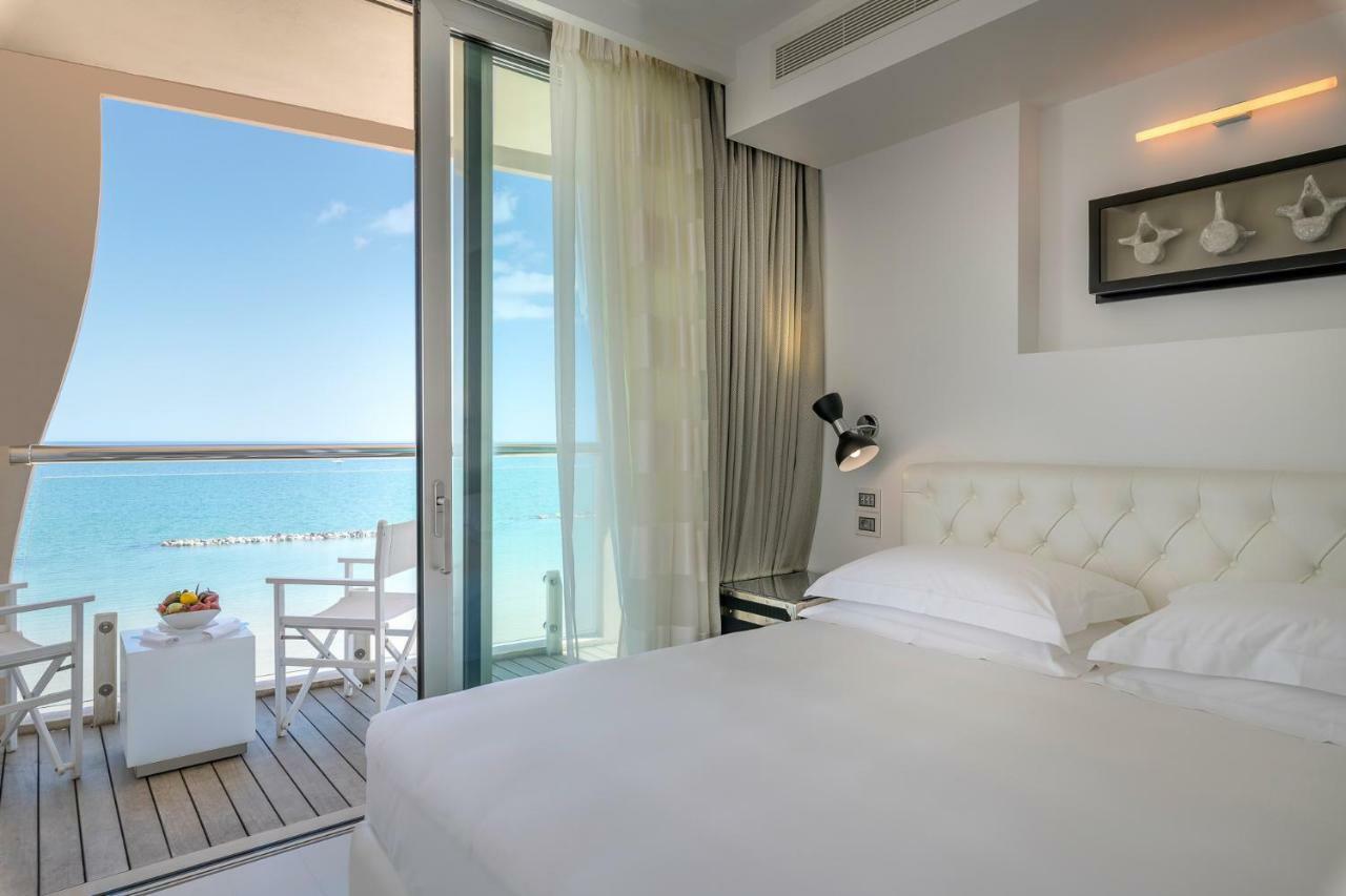 Excelsior Hotel, Spa & Lido เปซาโร ภายนอก รูปภาพ