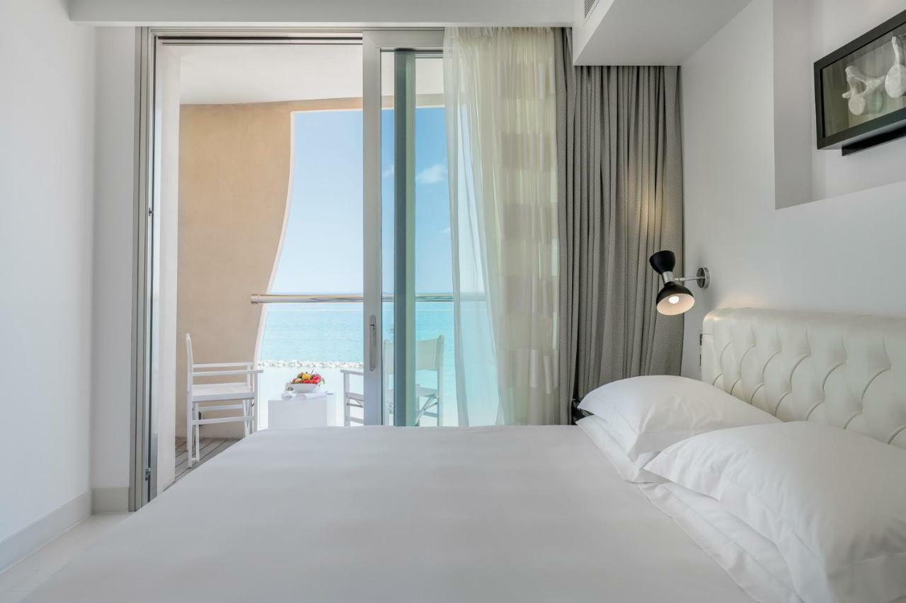 Excelsior Hotel, Spa & Lido เปซาโร ภายนอก รูปภาพ